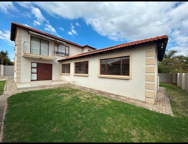 5 BEDROOM PROPERTY TO RENT IN THE REEDS